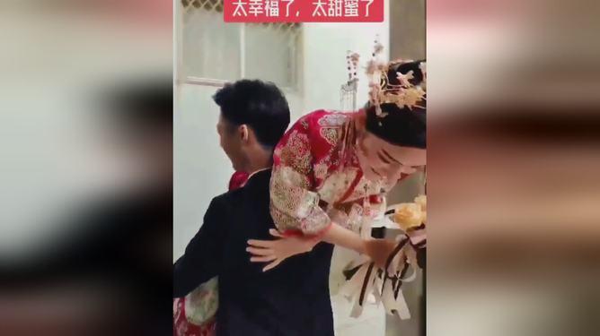 浩林体育|室内体育运动场馆的实木运动地板正确保养方法?